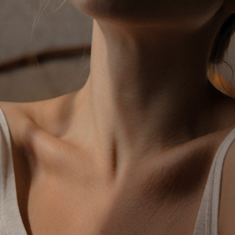 D'wei Aromatic Oil（Linghtening body liner milk)